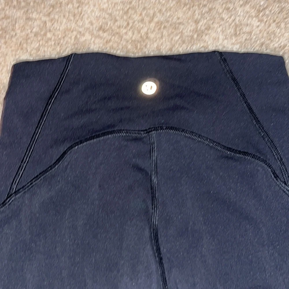 black lululemon leggings - Picture 2 of 4
